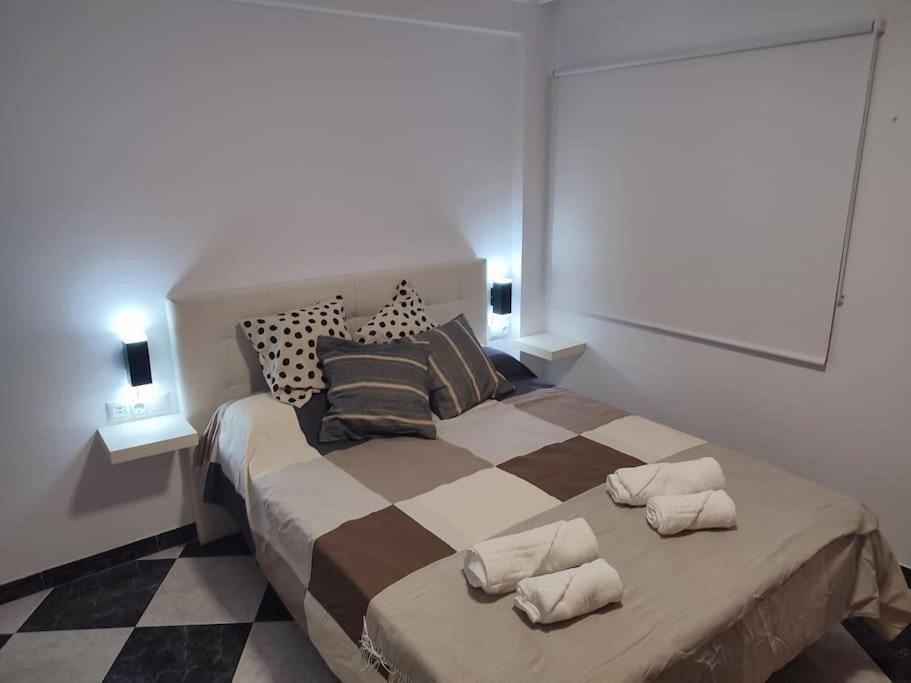Apartamento En Playa Carvajal 丰希罗拉 外观 照片